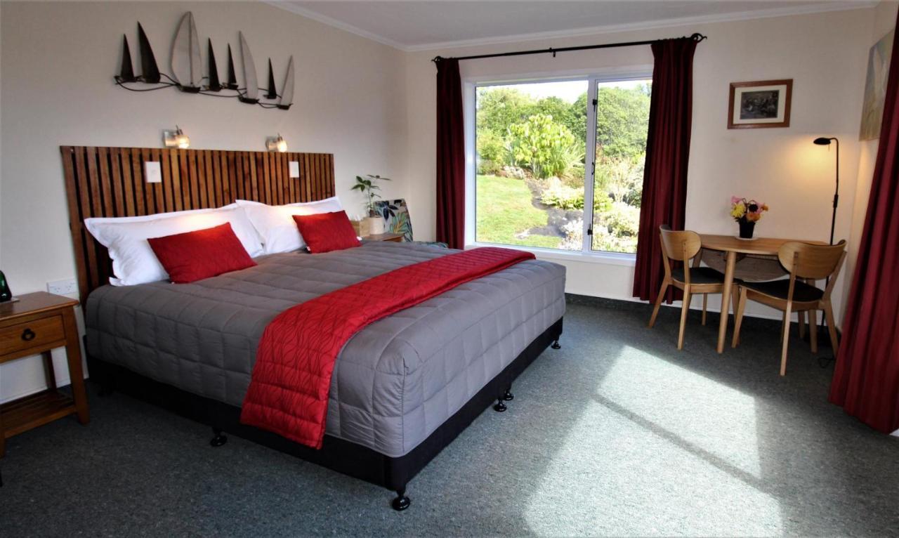 Labyrinth Gardens Guest House ทาคาคา ภายนอก รูปภาพ