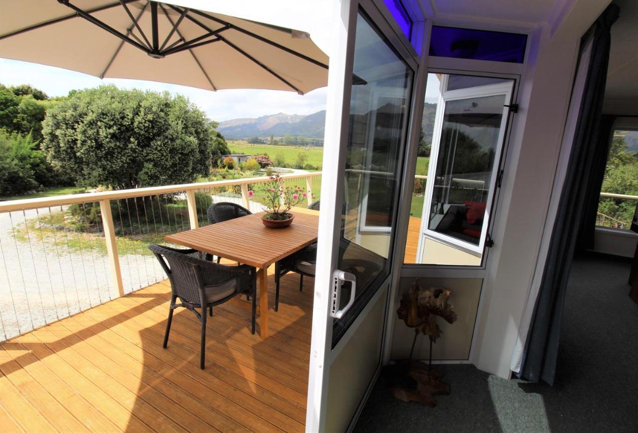 Labyrinth Gardens Guest House ทาคาคา ภายนอก รูปภาพ