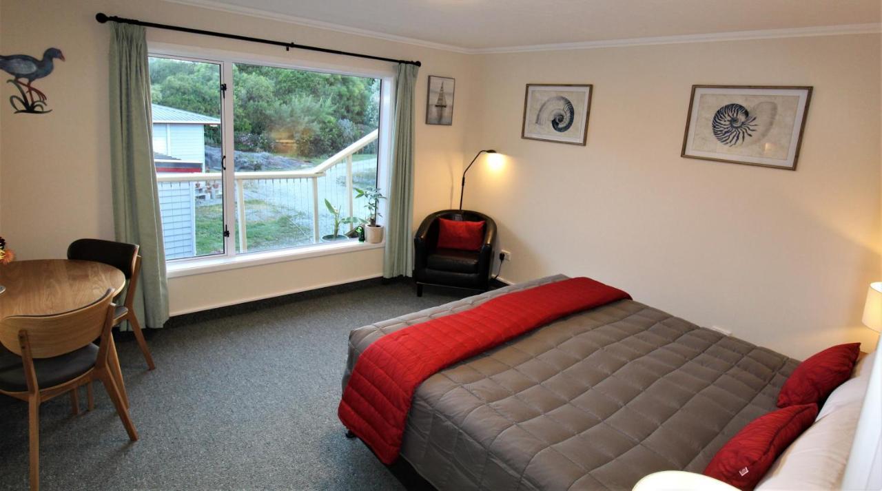 Labyrinth Gardens Guest House ทาคาคา ภายนอก รูปภาพ